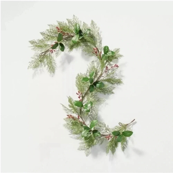 NWT HEARTH & HAND faux cedar &
magnolia leaf w/ winterberries garland -12’ - Picture 1 of 5